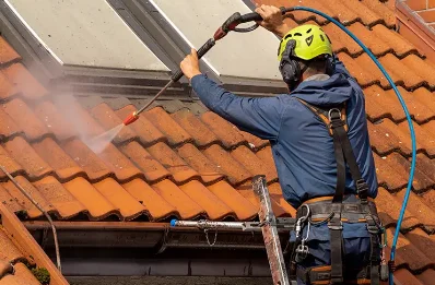 Démoussage et hydrofuge de toiture à Collorgues